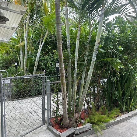 Miami Private Guest House Miami Springs Екстериор снимка